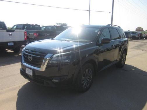 2025 Nissan Pathfinder SV 4WD