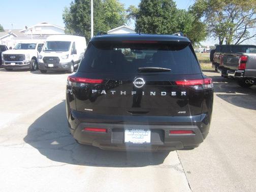 2025 Nissan Pathfinder SV 4WD
