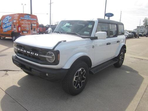 Oxford White 2026 Ford Bronco Outer Banks