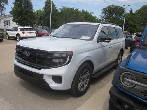 Silver Metallic 2025 Ford Expedition Active