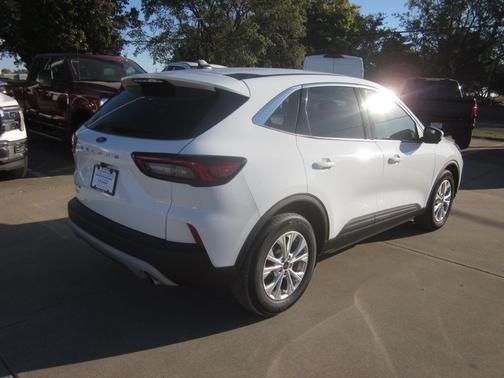Oxford White 2023 Ford Escape Active