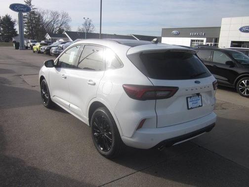 2026 Ford Escape ST-Line Elite