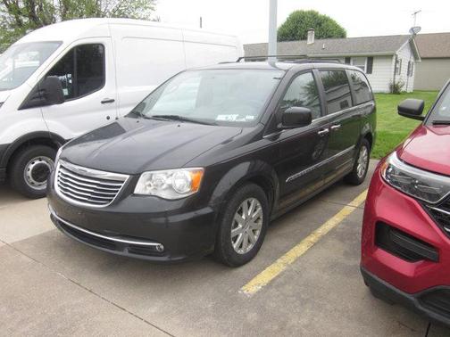 2016 Chrysler Town & Country Touring