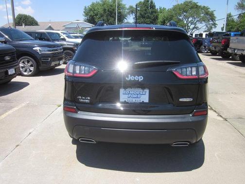 2022 Jeep Cherokee Latitude Lux