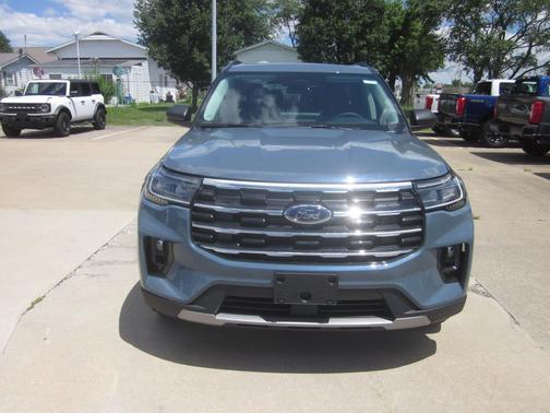 Vapor Blue Metallic 2026 Ford Explorer Active