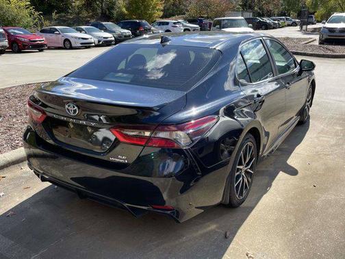 2024 Toyota Camry Hybrid SE