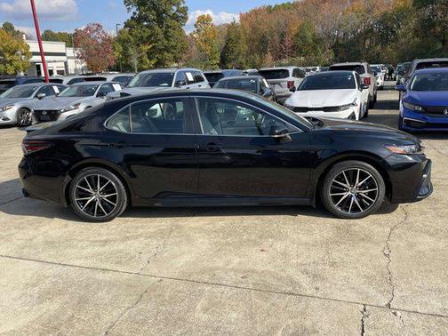 2024 Toyota Camry Hybrid SE