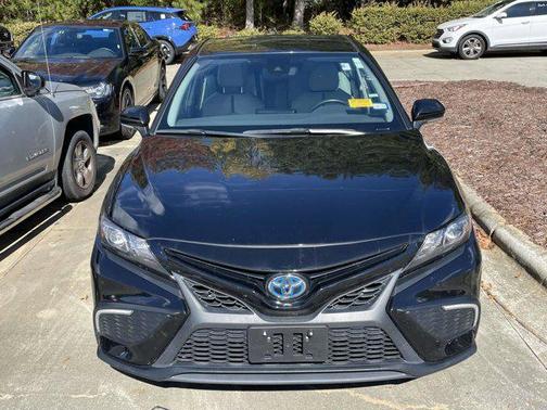 2024 Toyota Camry Hybrid SE