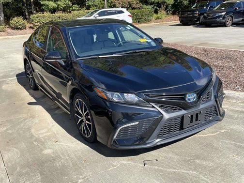 2024 Toyota Camry Hybrid SE