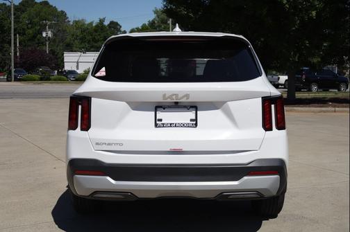 Glacial White Pearl 2026 Kia Sorento LX