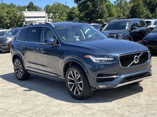 2018 Volvo XC90 T6 Momentum