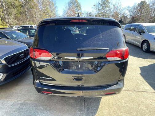 2023 Chrysler Voyager LX