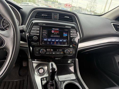 2023 Nissan Maxima SV Xtronic CVT