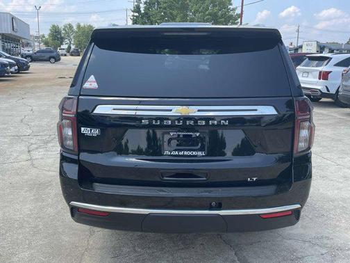 2023 Chevrolet Suburban LT