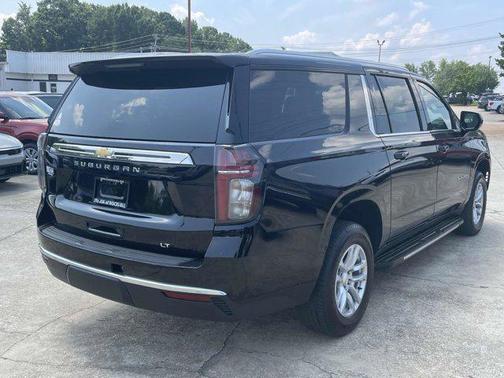 2023 Chevrolet Suburban LT