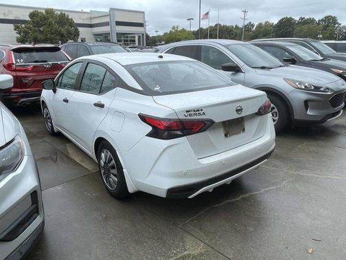 2021 Nissan Versa 1.6 S