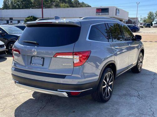 2022 Honda Pilot Touring 8-Passenger