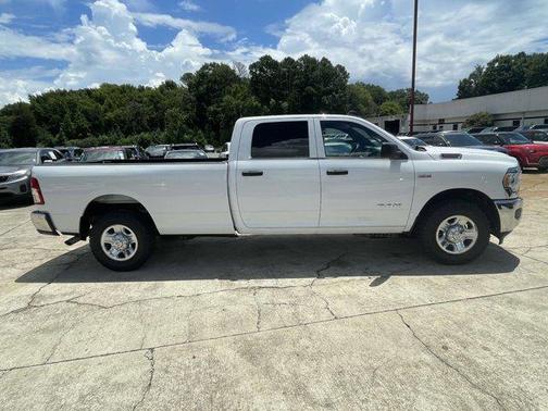 2022 RAM 2500 Tradesman Crew Cab 4x2 8' Box