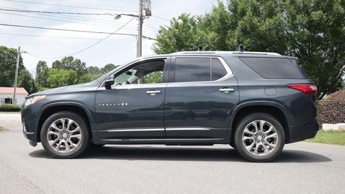 Graphite Metallic 2019 Chevrolet Traverse Premier