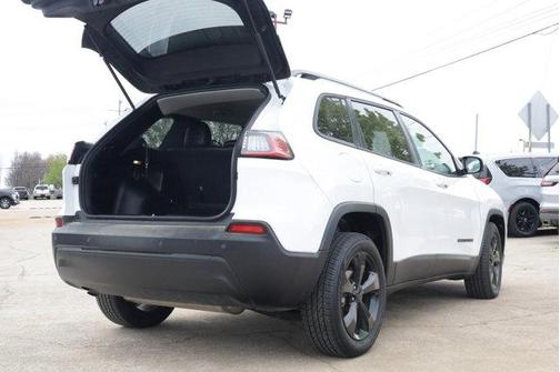 Bright White Clearcoat 2021 Jeep Cherokee Altitude