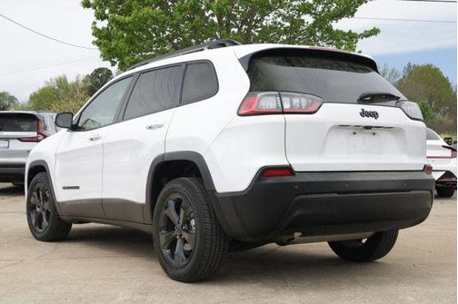 Bright White Clearcoat 2021 Jeep Cherokee Altitude