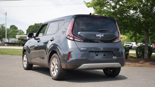 Gravity Gray 2023 Kia Soul LX