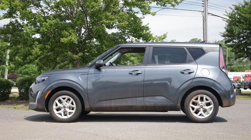Gravity Gray 2023 Kia Soul LX