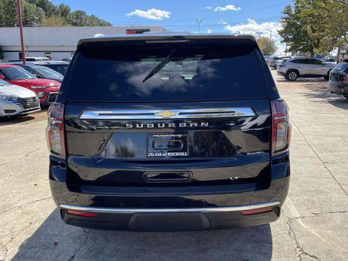 2023 Chevrolet Suburban LT