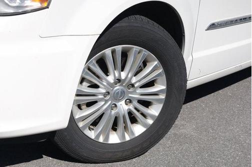 2013 Chrysler Town & Country Limited