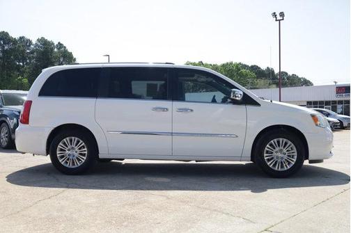 2013 Chrysler Town & Country Limited