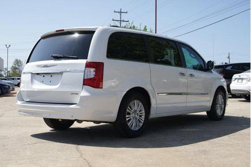 2013 Chrysler Town & Country Limited