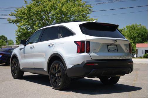 Sparkling Silver 2021 Kia Sorento S