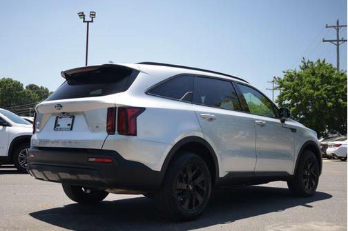 Sparkling Silver 2021 Kia Sorento S
