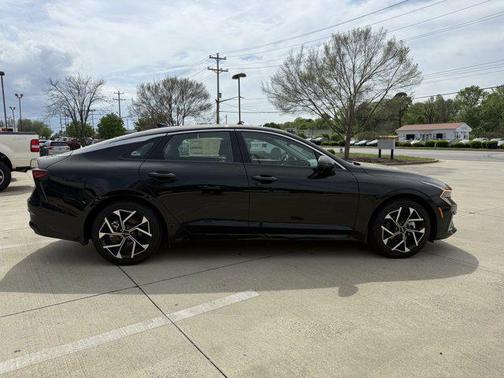 2025 Kia K5 EX