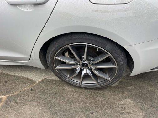 2024 Genesis G70 2.5T RWD