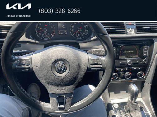 2014 Volkswagen Passat 1.8T Auto SE w/Sunroof & Nav
