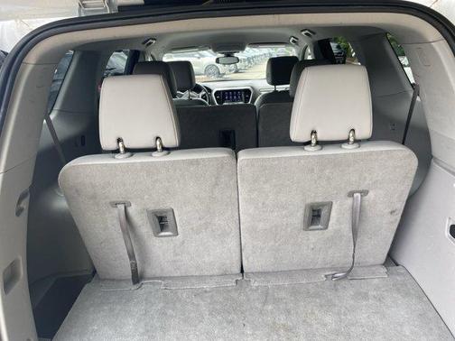 2023 GMC Acadia FWD SLT