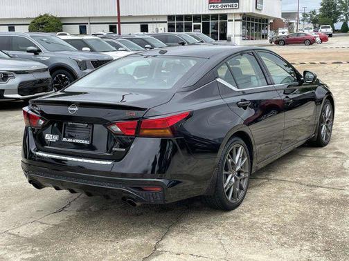 2023 Nissan Altima SR VC-Turbo FWD