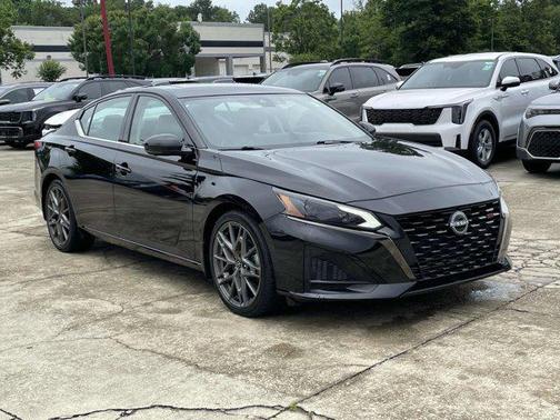 2023 Nissan Altima SR VC-Turbo FWD