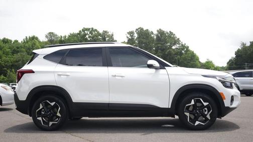Snow White Pearl 2025 Kia Seltos EX
