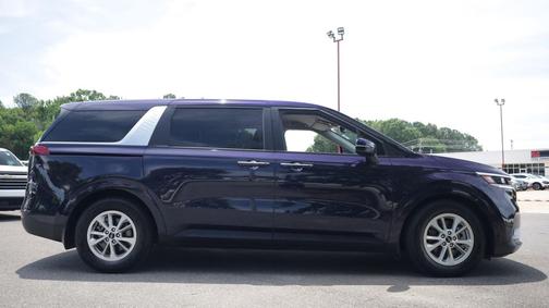 Deep Chroma Blue 2024 Kia Carnival LX