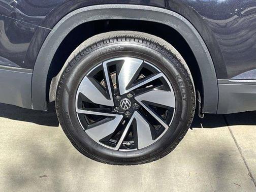 2024 Volkswagen Atlas 2.0T SE w/Technology 4MOTION