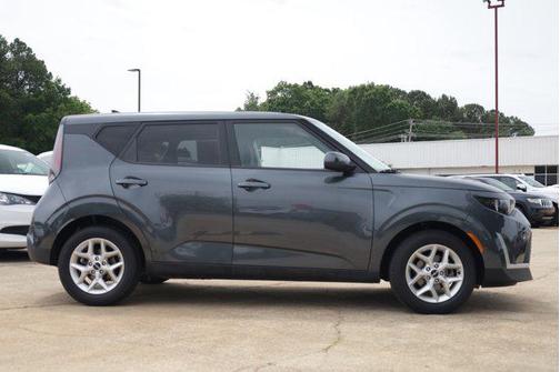 Gravity Gray 2023 Kia Soul LX