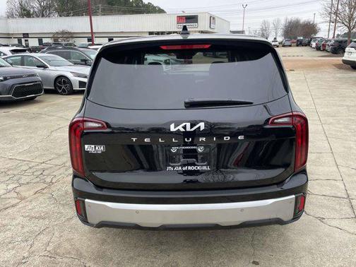 2023 Kia Telluride LX