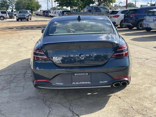 2023 Genesis G70 2.0T RWD