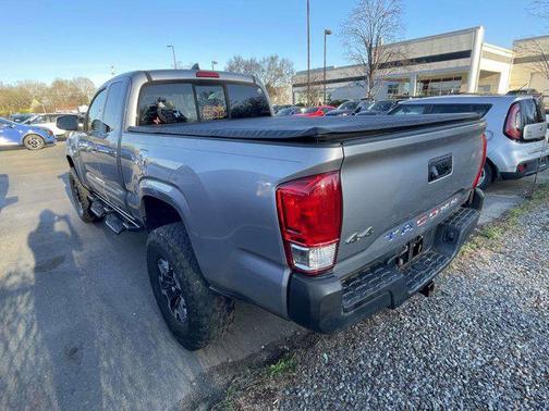 2017 Toyota Tacoma SR
