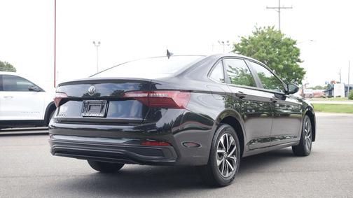Deep Black Pearl 2024 Volkswagen Jetta 1.5T S