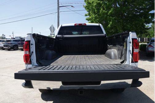 Summit White 2018 GMC Sierra 1500 SLE