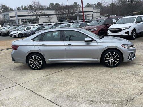 2025 Volkswagen Jetta 1.5T SE