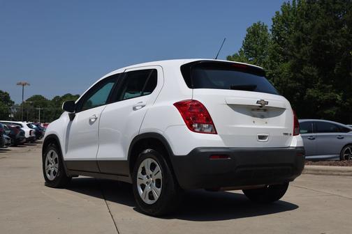 Summit White 2016 Chevrolet Trax LS